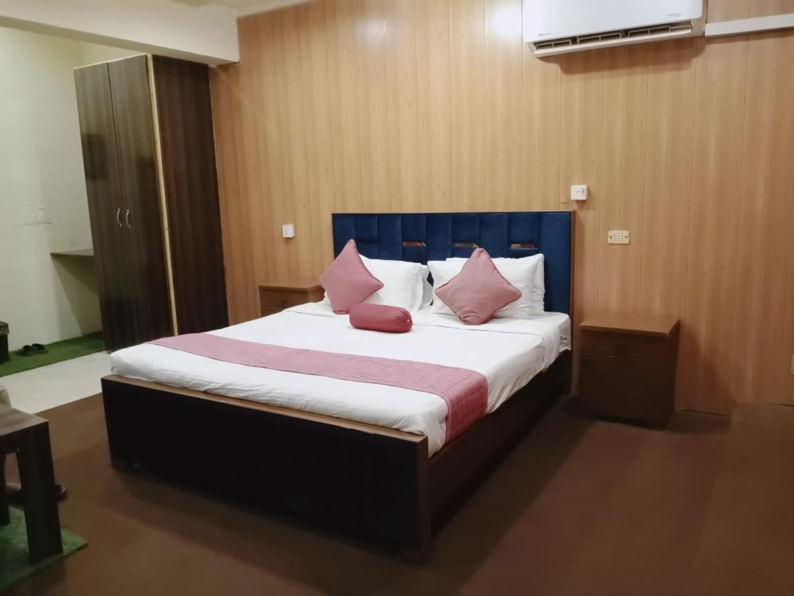 Westin Suites لاهور الغرفة الصورة